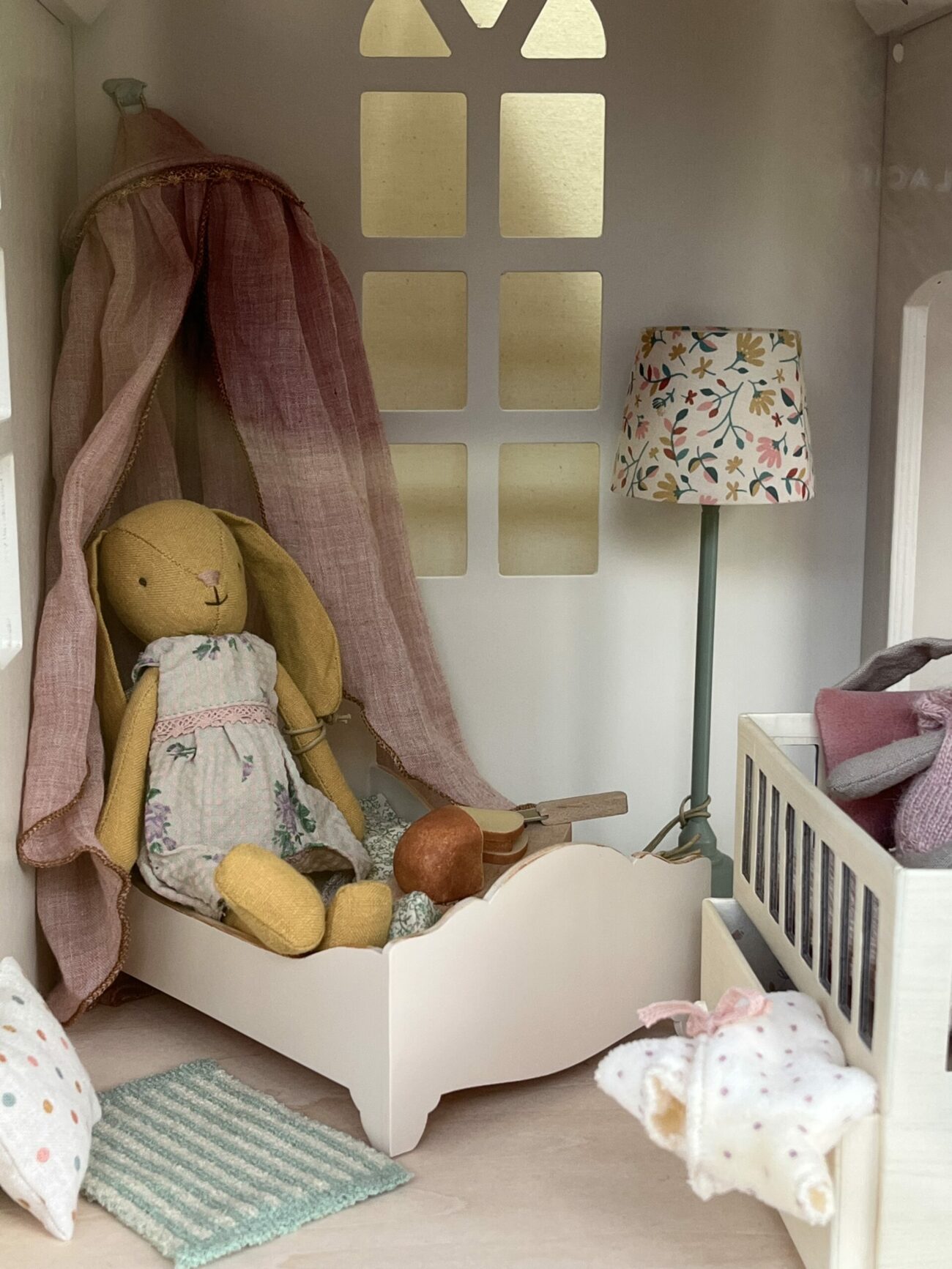 Lit en bois pour souris – Image 3