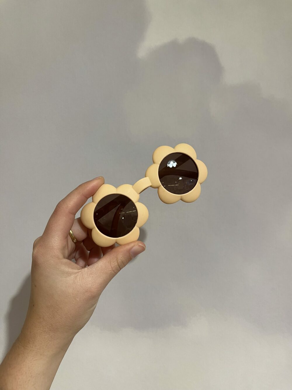 Lunettes de soleil fleurs bébé et enfant