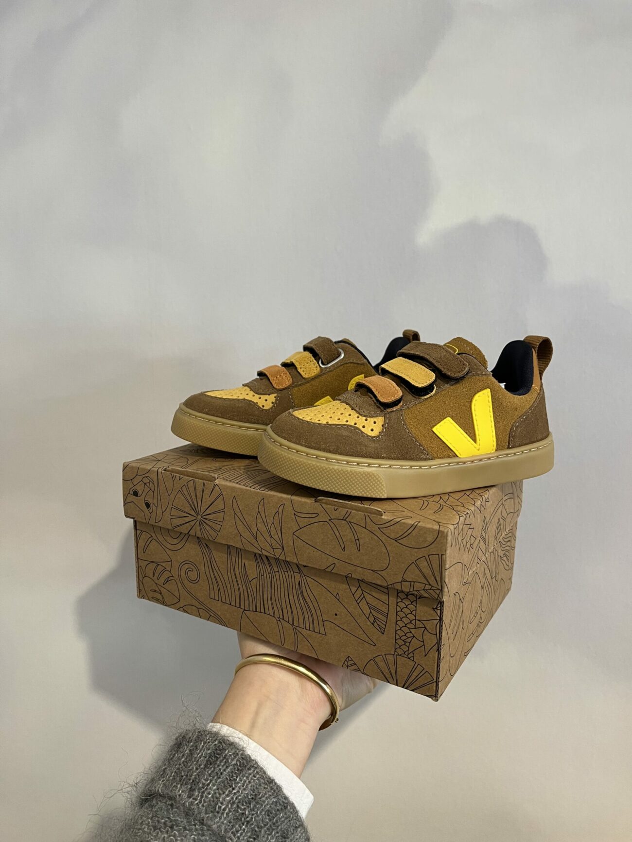 Basket Veja V10 Suede – Image 2