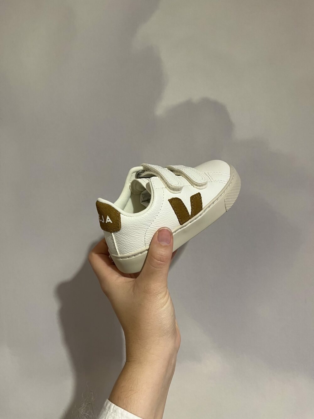 Basket Veja Esplar chromefree leather white camel