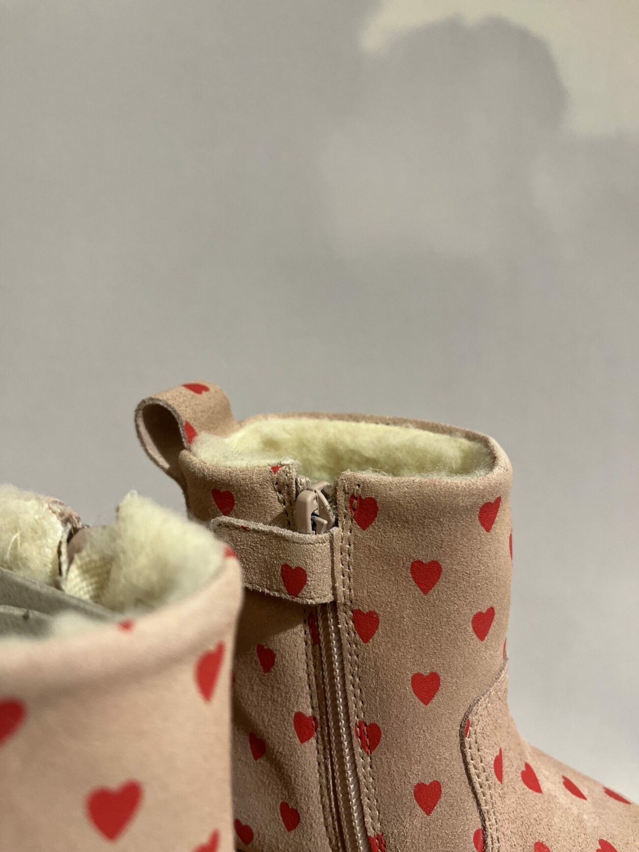 Bottes fourrées mini coeurs – Image 3