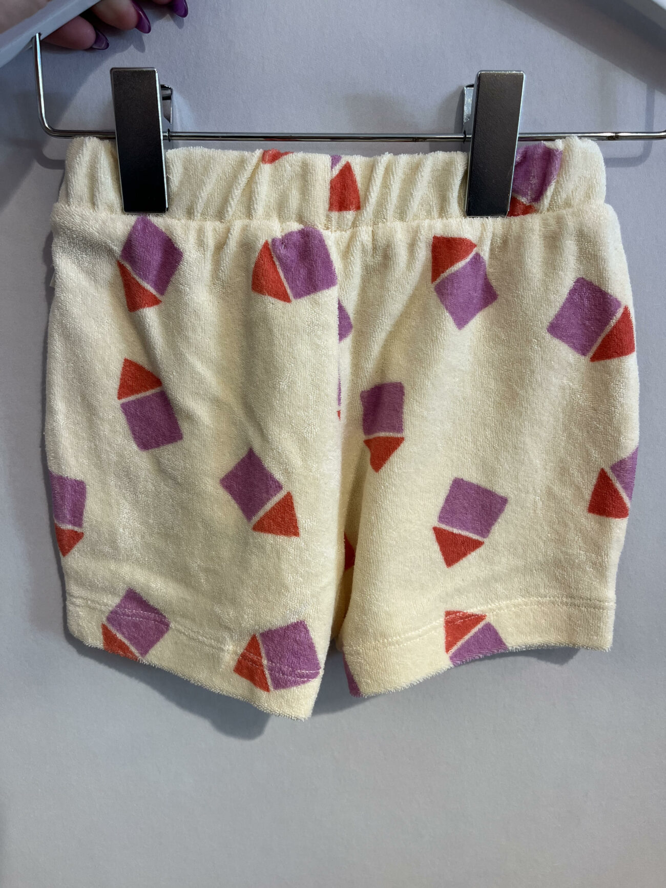 Short en éponge rose