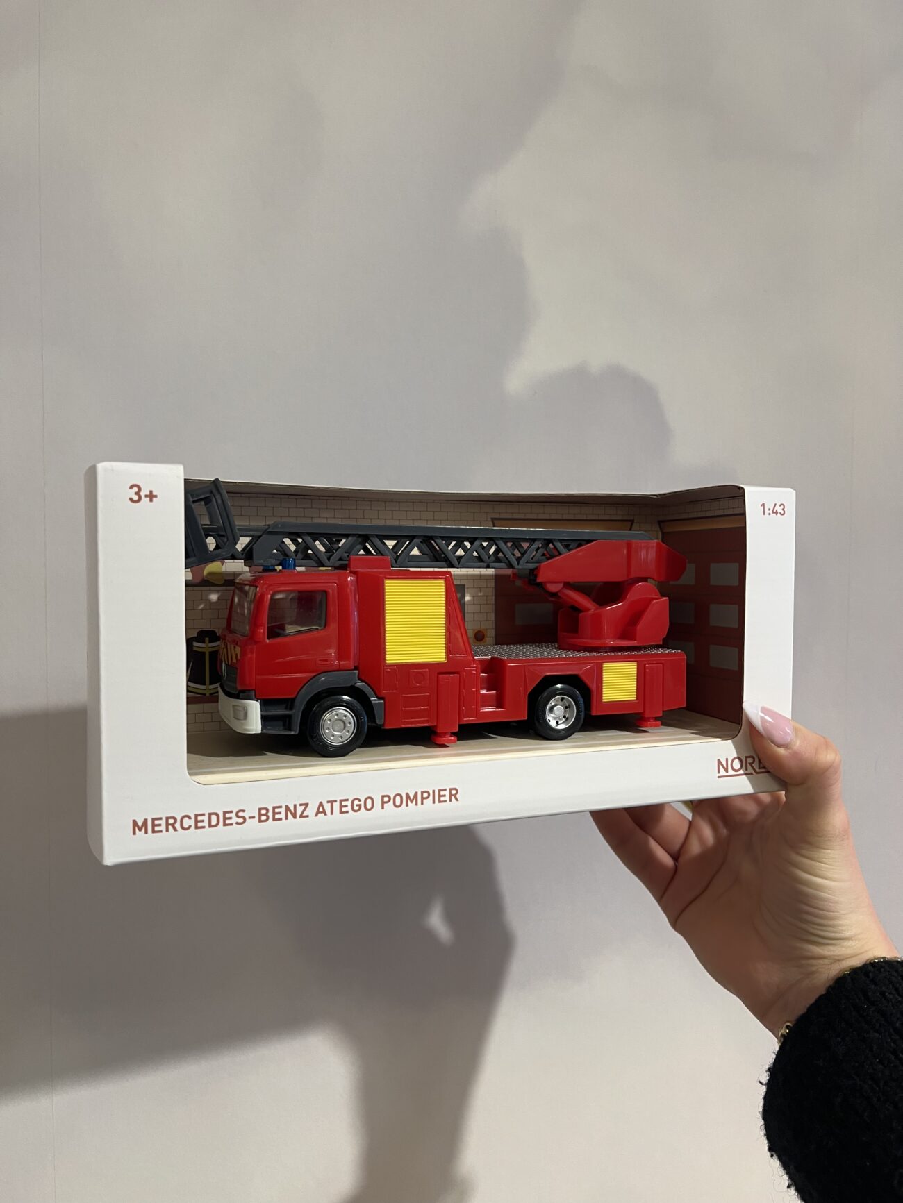 Camion de pompiers Mercedes-Benz Atego – Image 2
