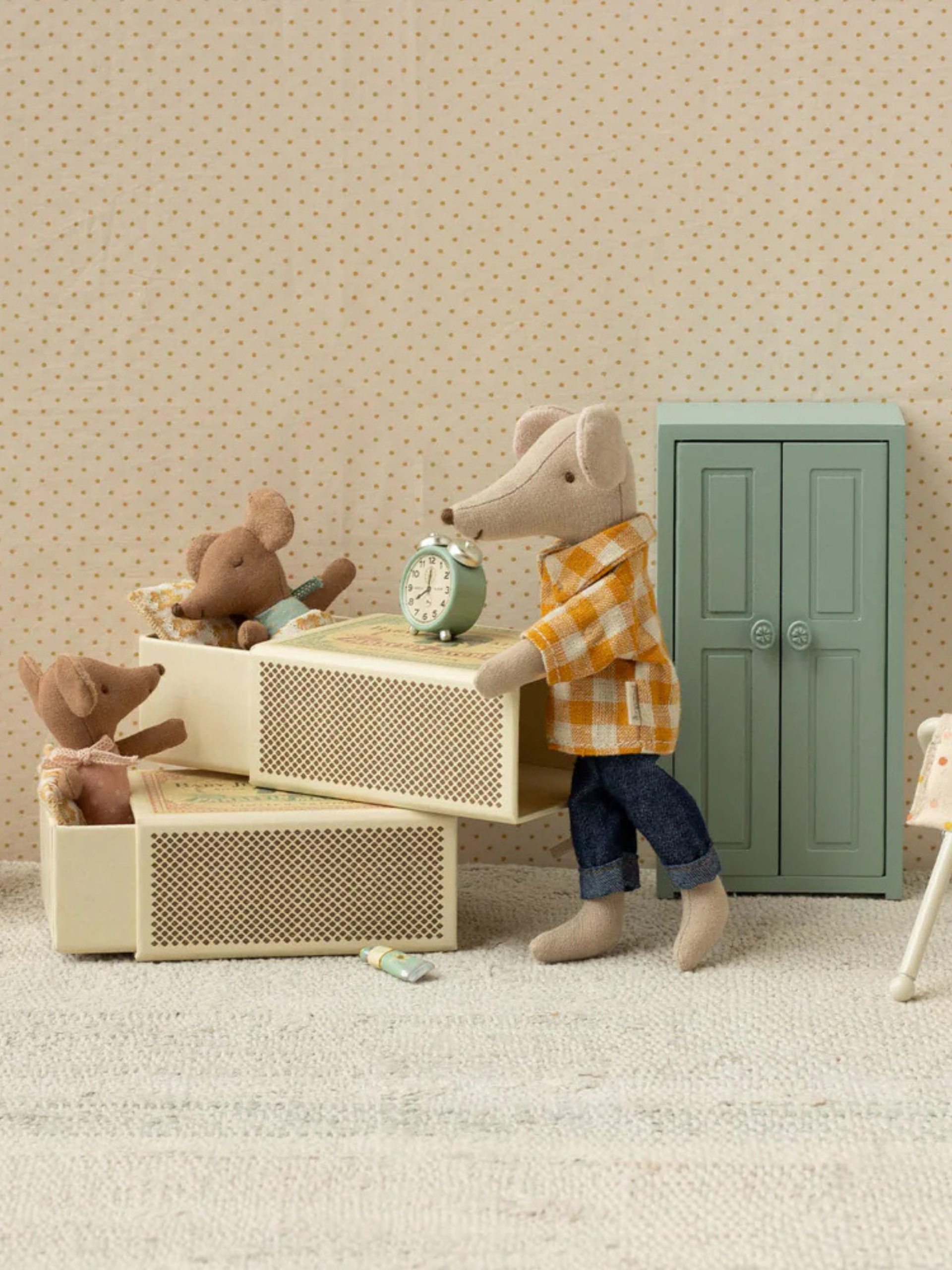 Bébé souris dans sa boîte – Image 6